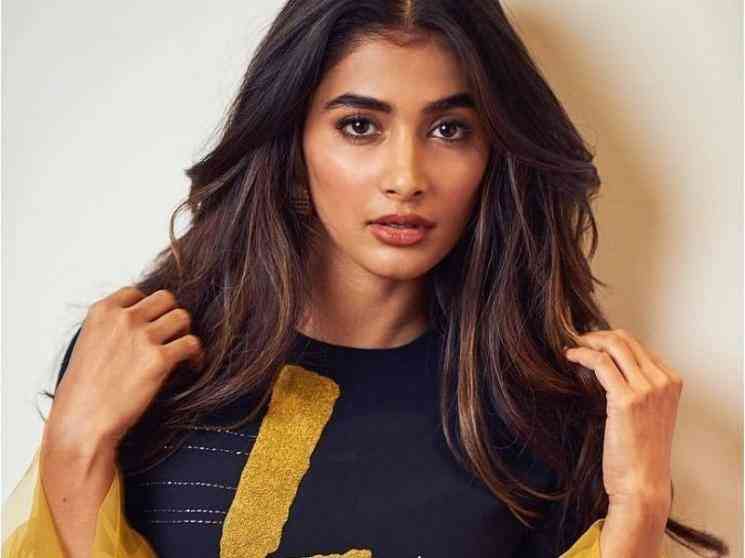Pooja Hegde's sharp reply to a fan who asked for a naked pic takes social media by storm